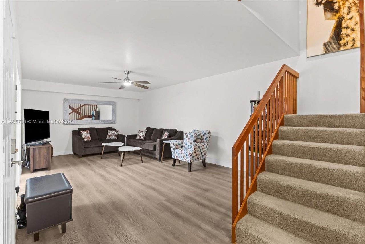 6001 60th Way, West Palm Beach, FL 33409 Photo