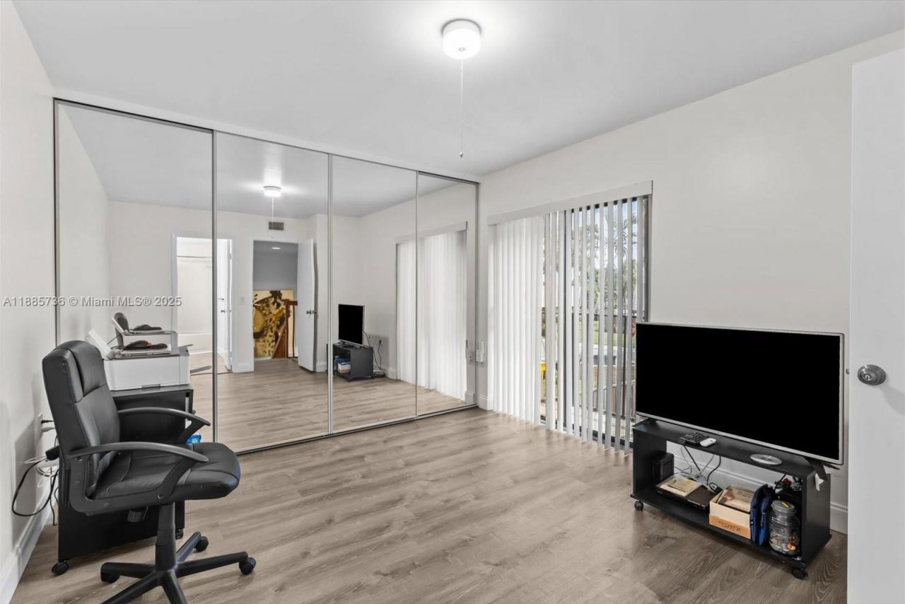 6001 60th Way, West Palm Beach, FL 33409 Photo