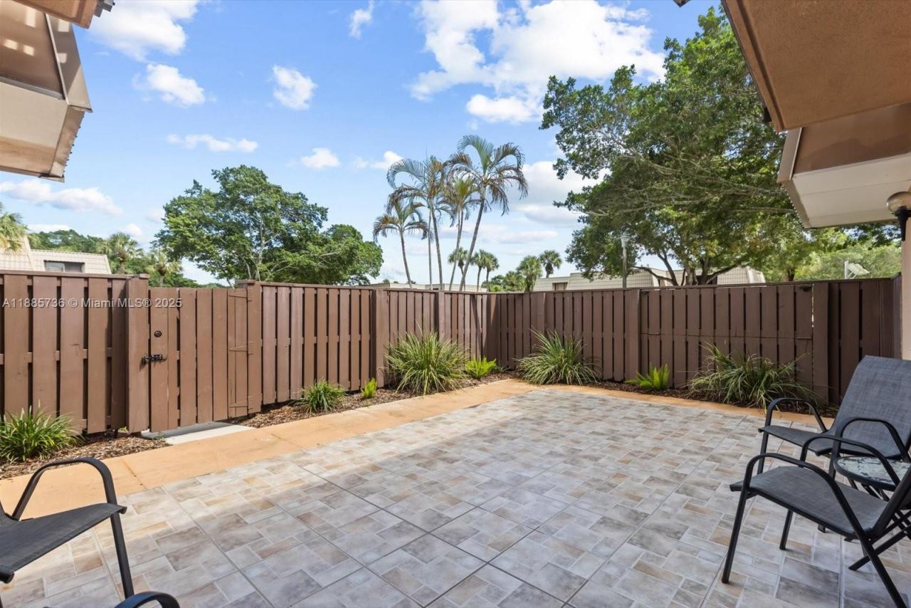 6001 60th Way, West Palm Beach, FL 33409 Photo