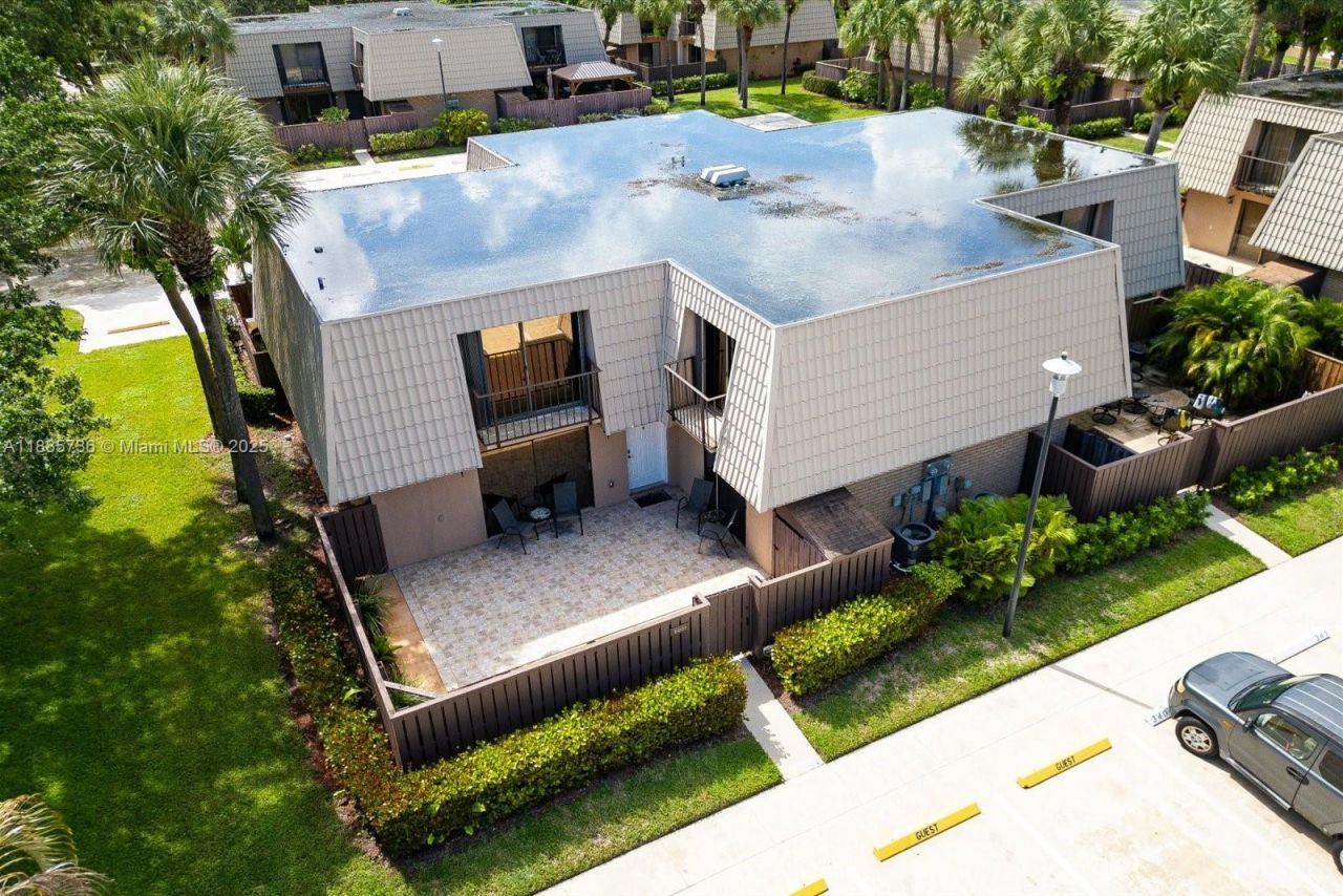 6001 60th Way, West Palm Beach, FL 33409 Photo