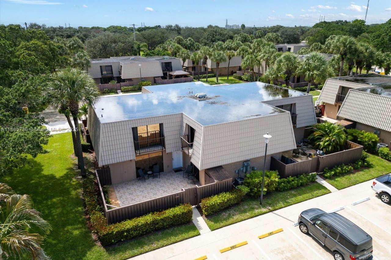 6001 60th Way, West Palm Beach, FL 33409 Photo