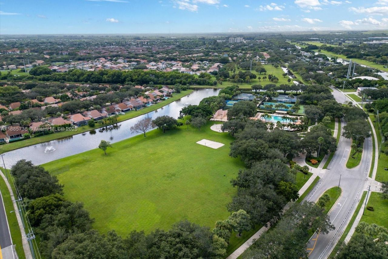 6001 60th Way, West Palm Beach, FL 33409 Photo