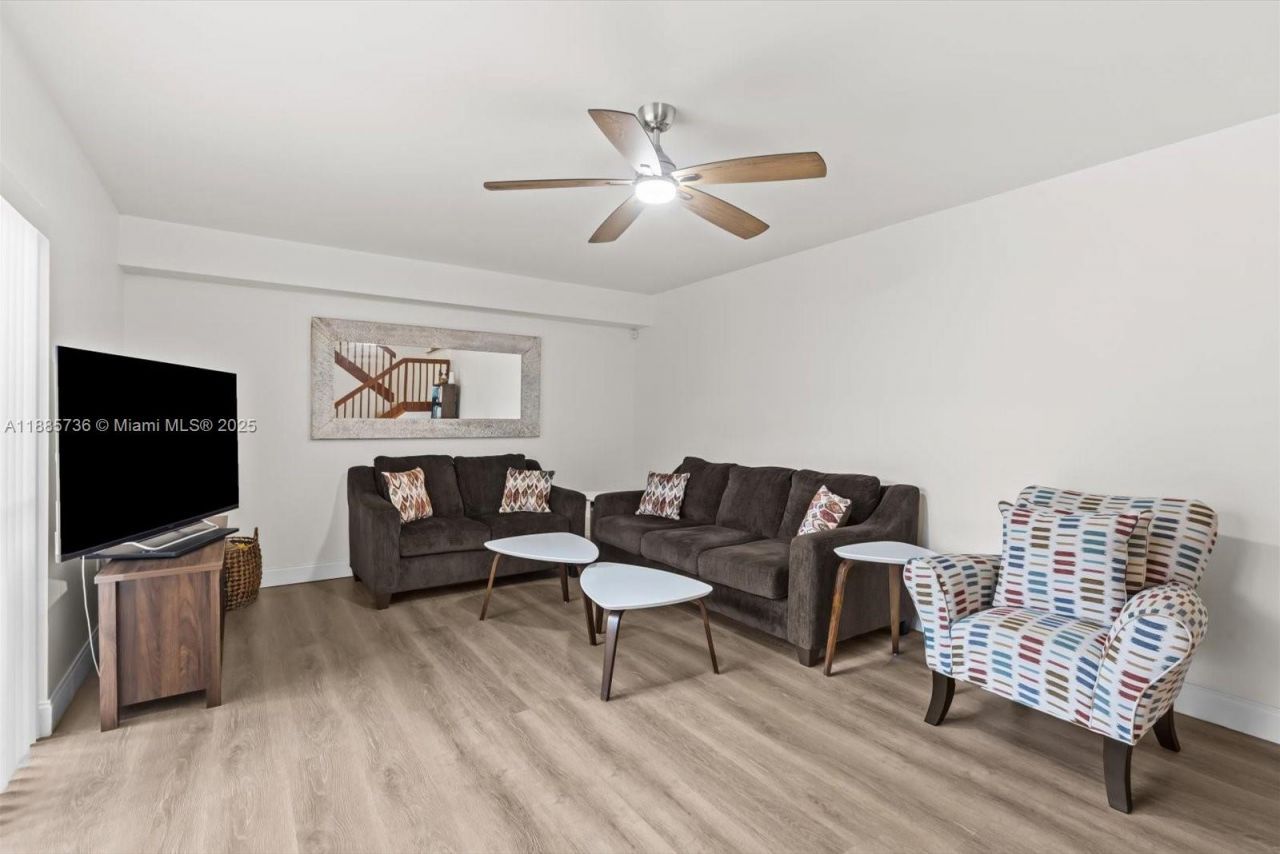 6001 60th Way, West Palm Beach, FL 33409 Photo