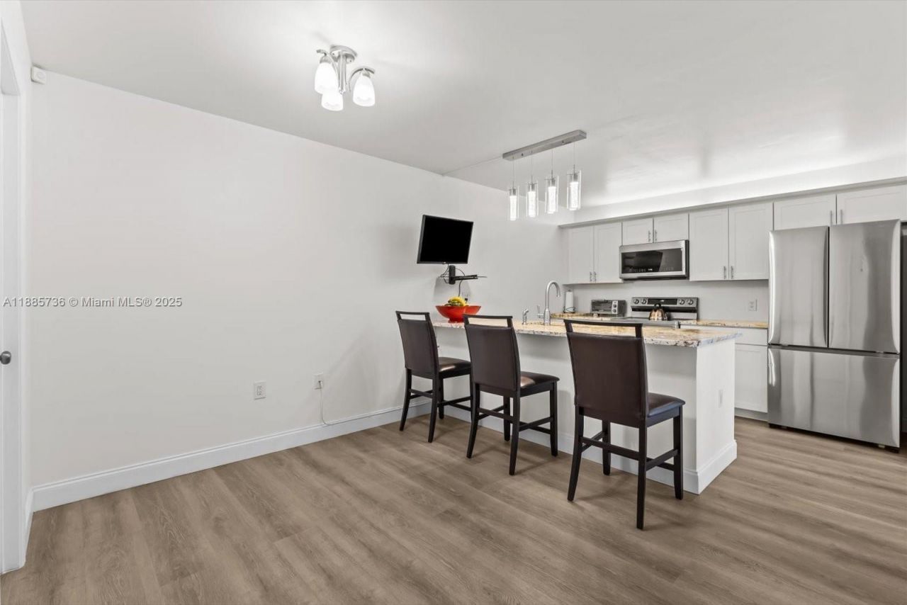 6001 60th Way, West Palm Beach, FL 33409 Photo