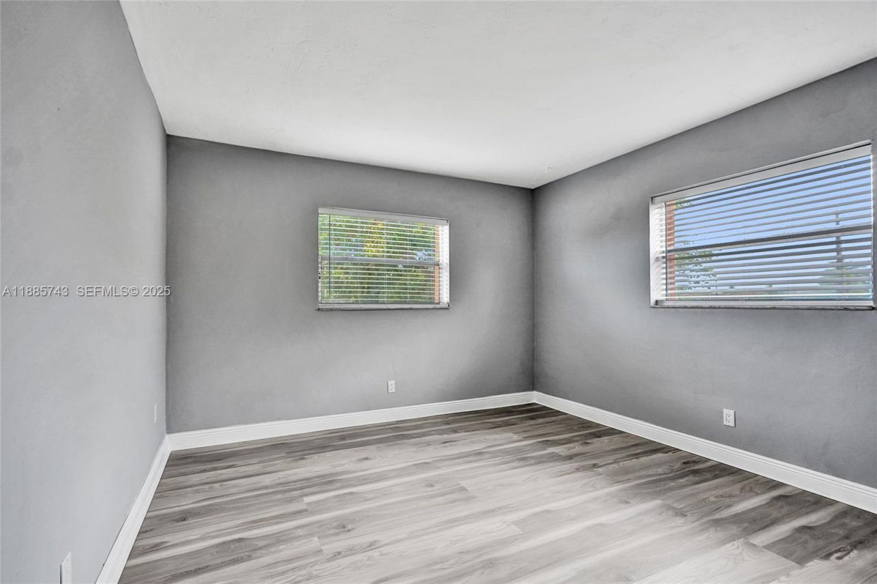 13980 NE 2nd Ct, Miami, FL 33161 Photo