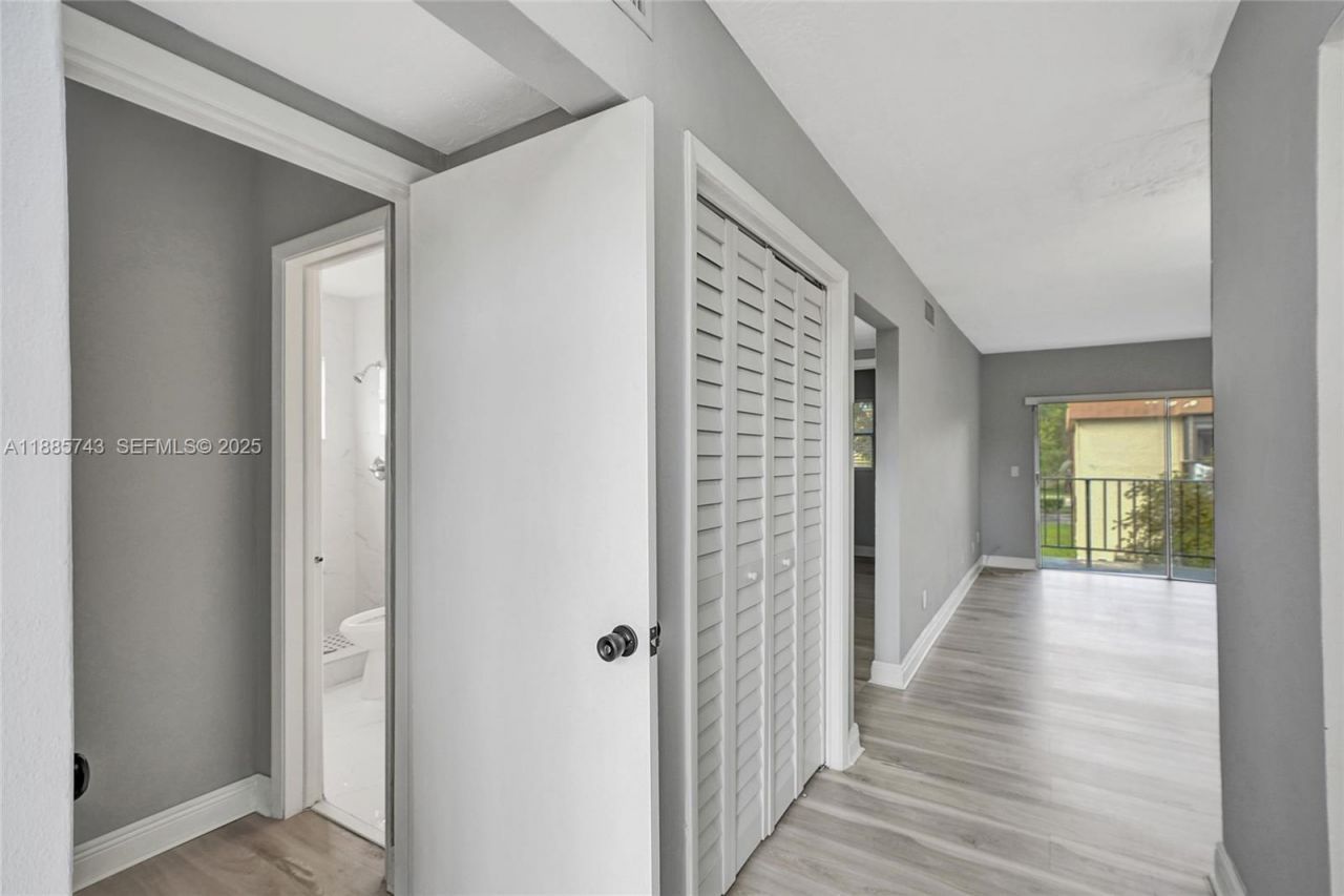 13980 NE 2nd Ct, Miami, FL 33161 Photo