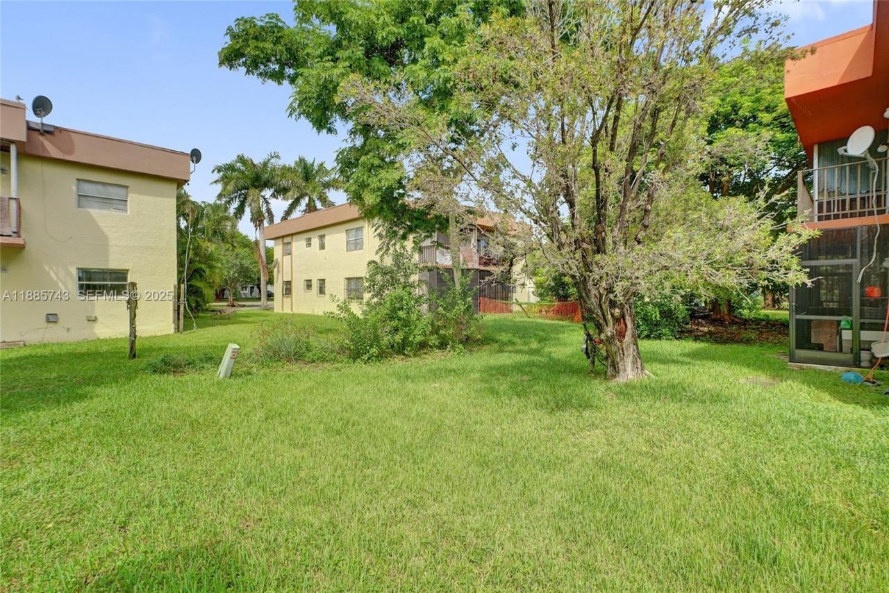 13980 NE 2nd Ct, Miami, FL 33161 Photo