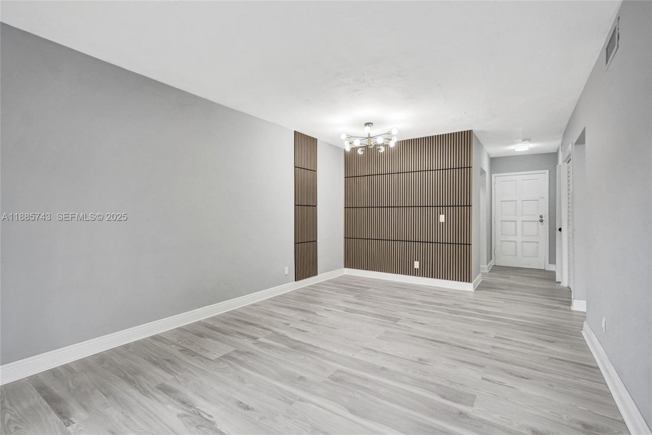 13980 NE 2nd Ct, Miami, FL 33161 Photo