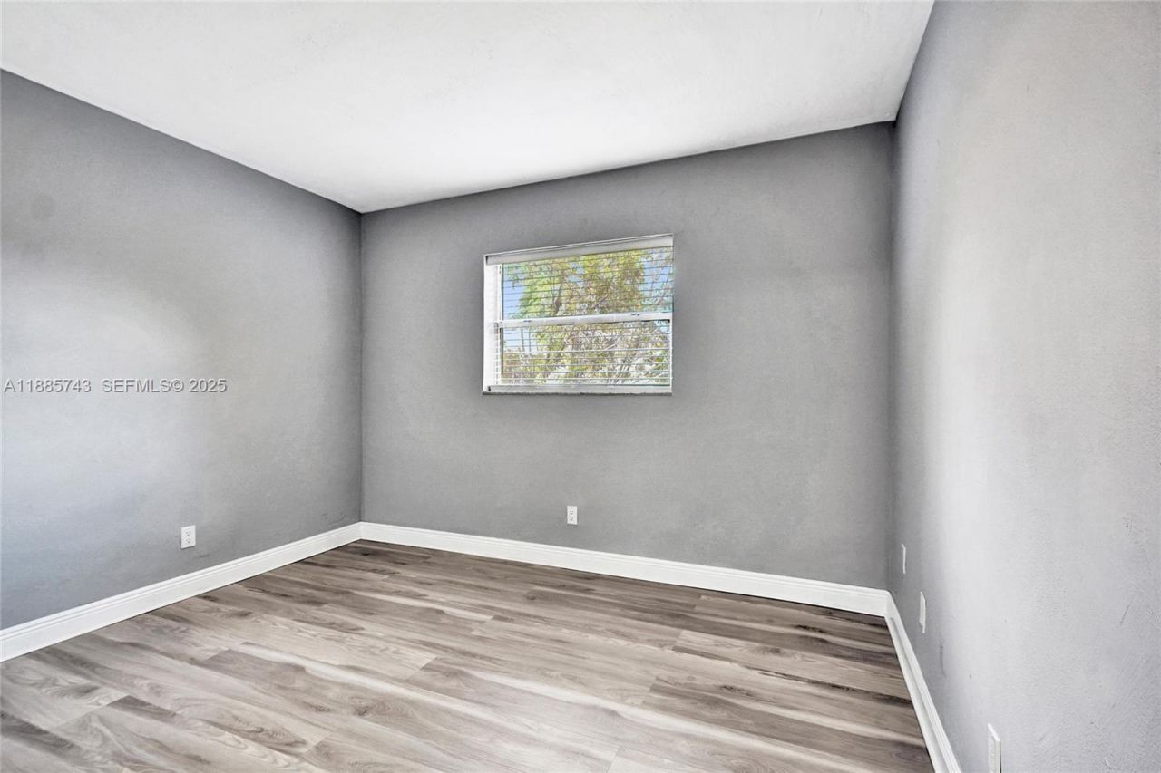 13980 NE 2nd Ct, Miami, FL 33161 Photo