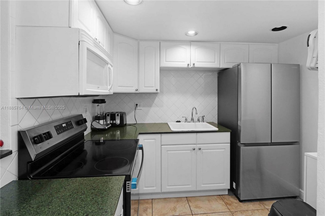 8617 SW 68th Ct, Unit 24, Pinecrest, FL 33156 Photo