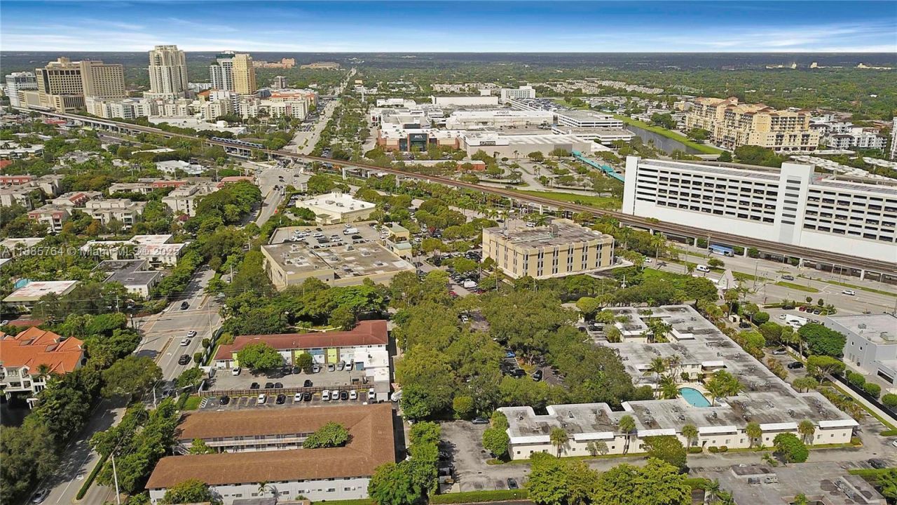 8617 SW 68th Ct, Unit 24, Pinecrest, FL 33156 Photo