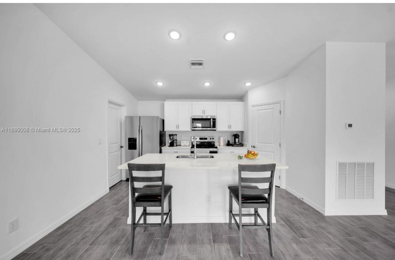 4217 NE 23rd Pl, Cape Coral, FL 33909 Photo