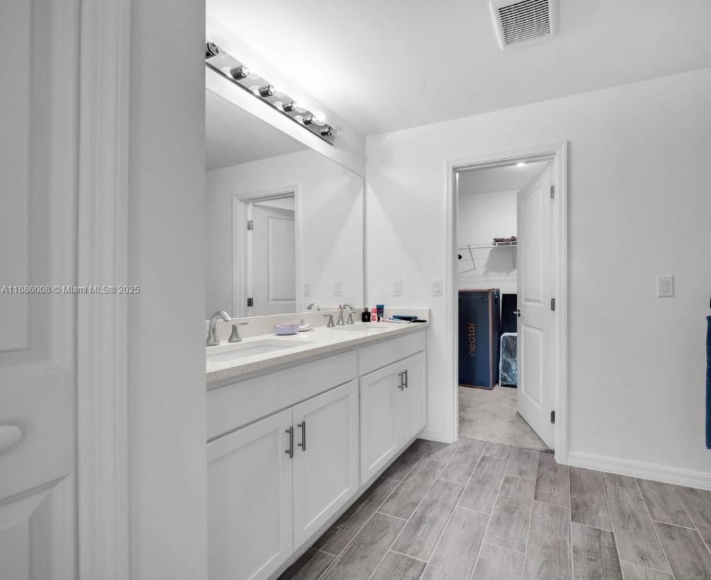 4217 NE 23rd Pl, Cape Coral, FL 33909 Photo