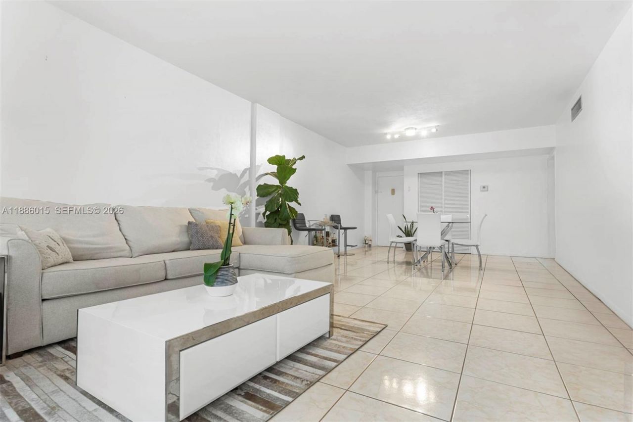 5001 Collins Ave, Unit 5E, Miami Beach, FL 33140 Photo