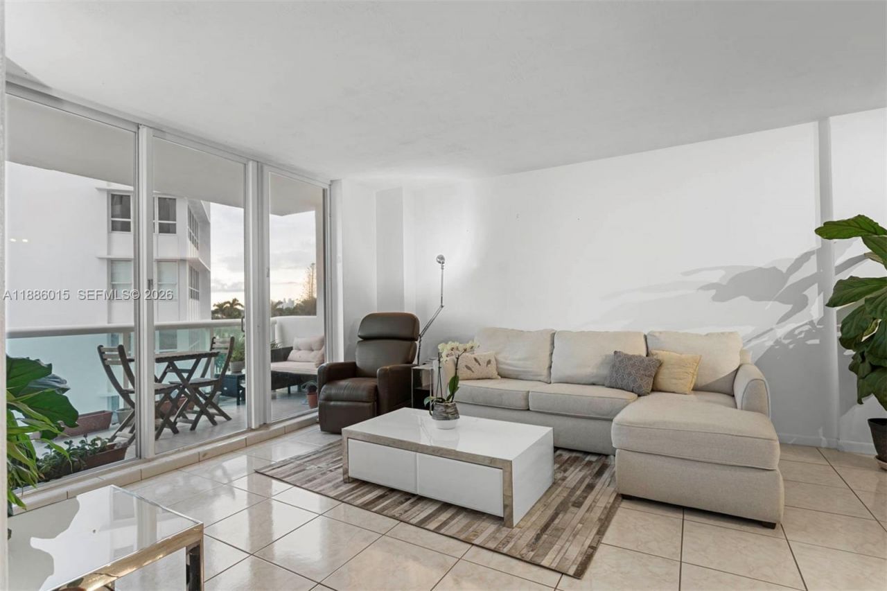 5001 Collins Ave, Unit 5E, Miami Beach, FL 33140 Photo