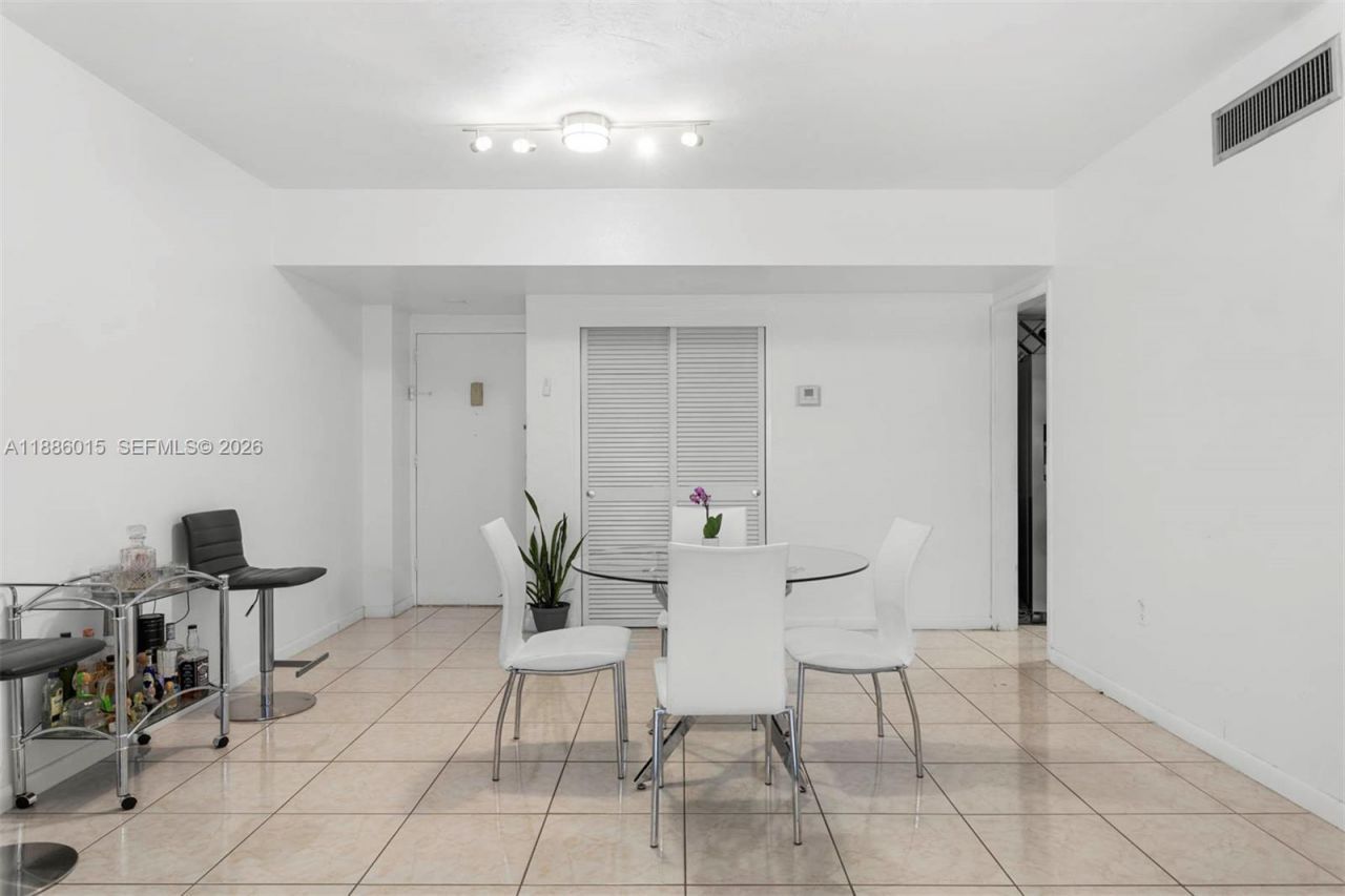 5001 Collins Ave, Unit 5E, Miami Beach, FL 33140 Photo