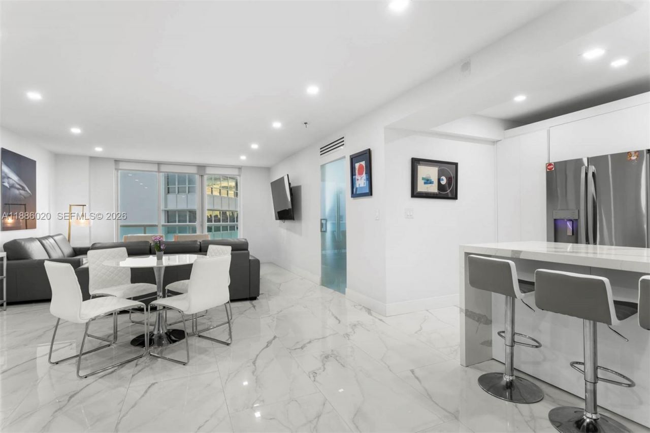 5001 Collins Ave, Unit 8C, Miami Beach, FL 33140 Photo