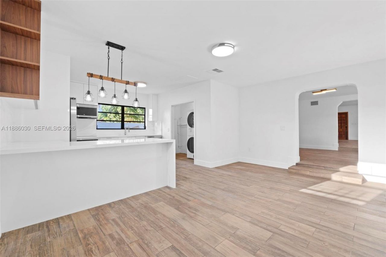 705 E 9th Ln, Hialeah, FL 33010 Photo