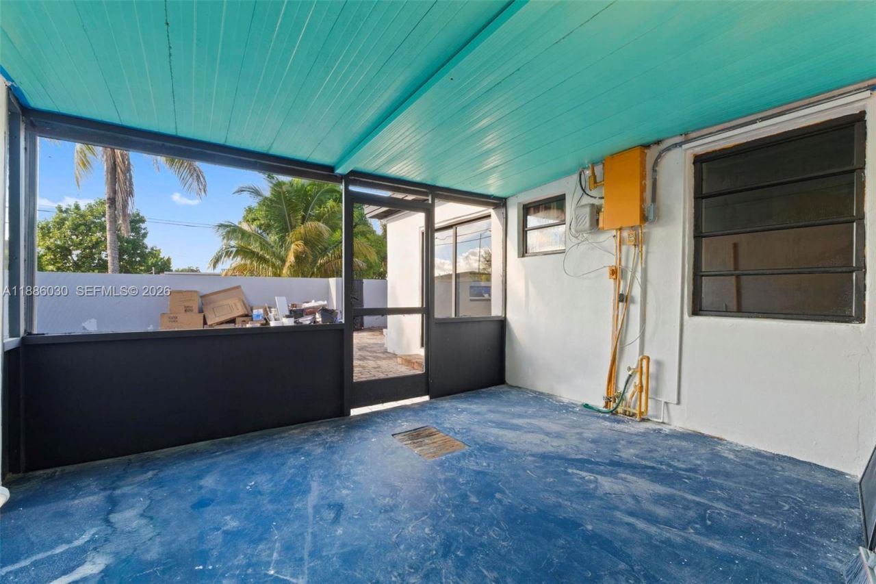 705 E 9th Ln, Hialeah, FL 33010 Photo