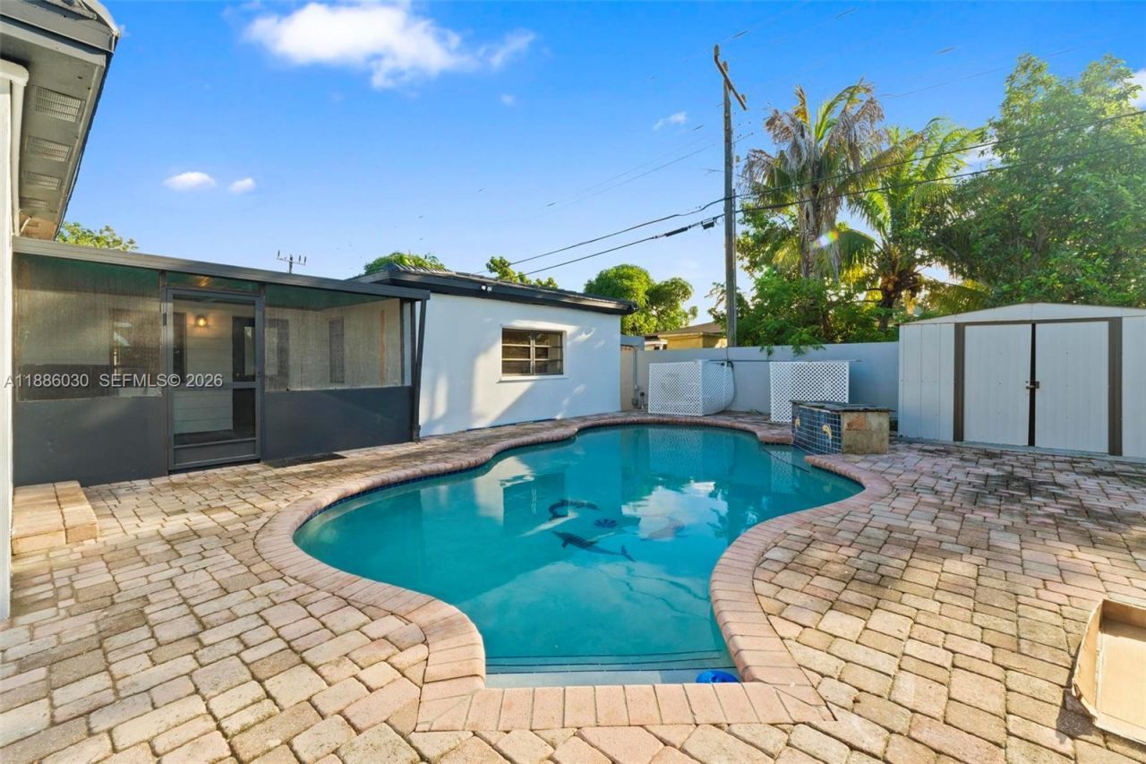 705 E 9th Ln, Hialeah, FL 33010 Photo