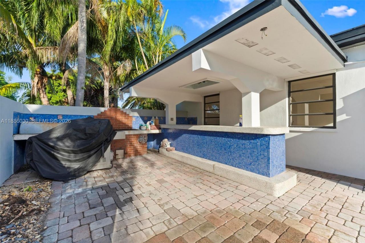 705 E 9th Ln, Hialeah, FL 33010 Photo