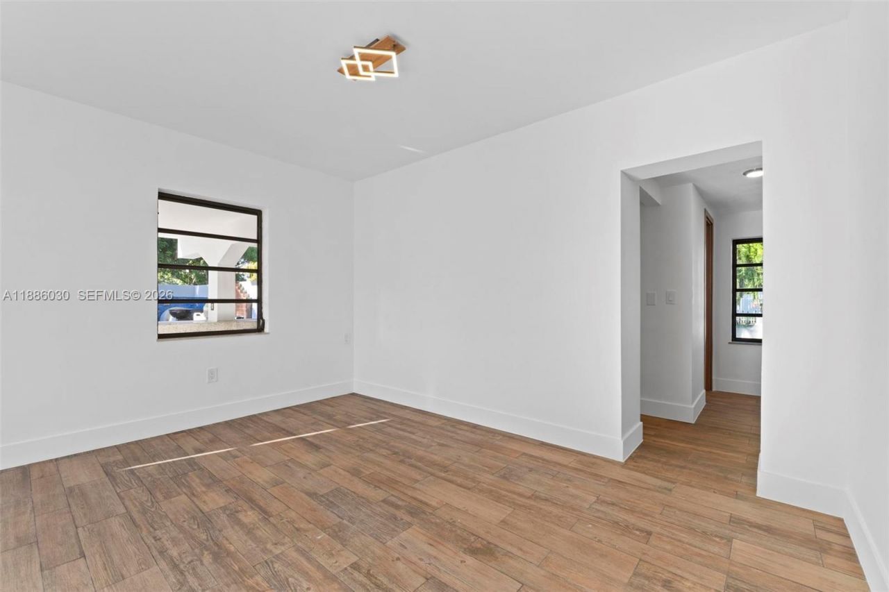 705 E 9th Ln, Hialeah, FL 33010 Photo