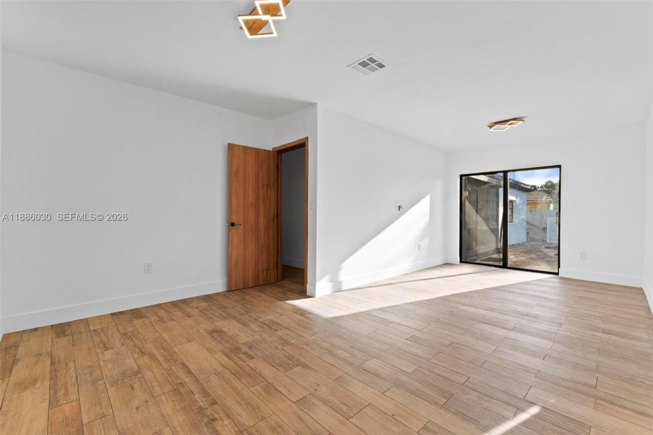 705 E 9th Ln, Hialeah, FL 33010 Photo