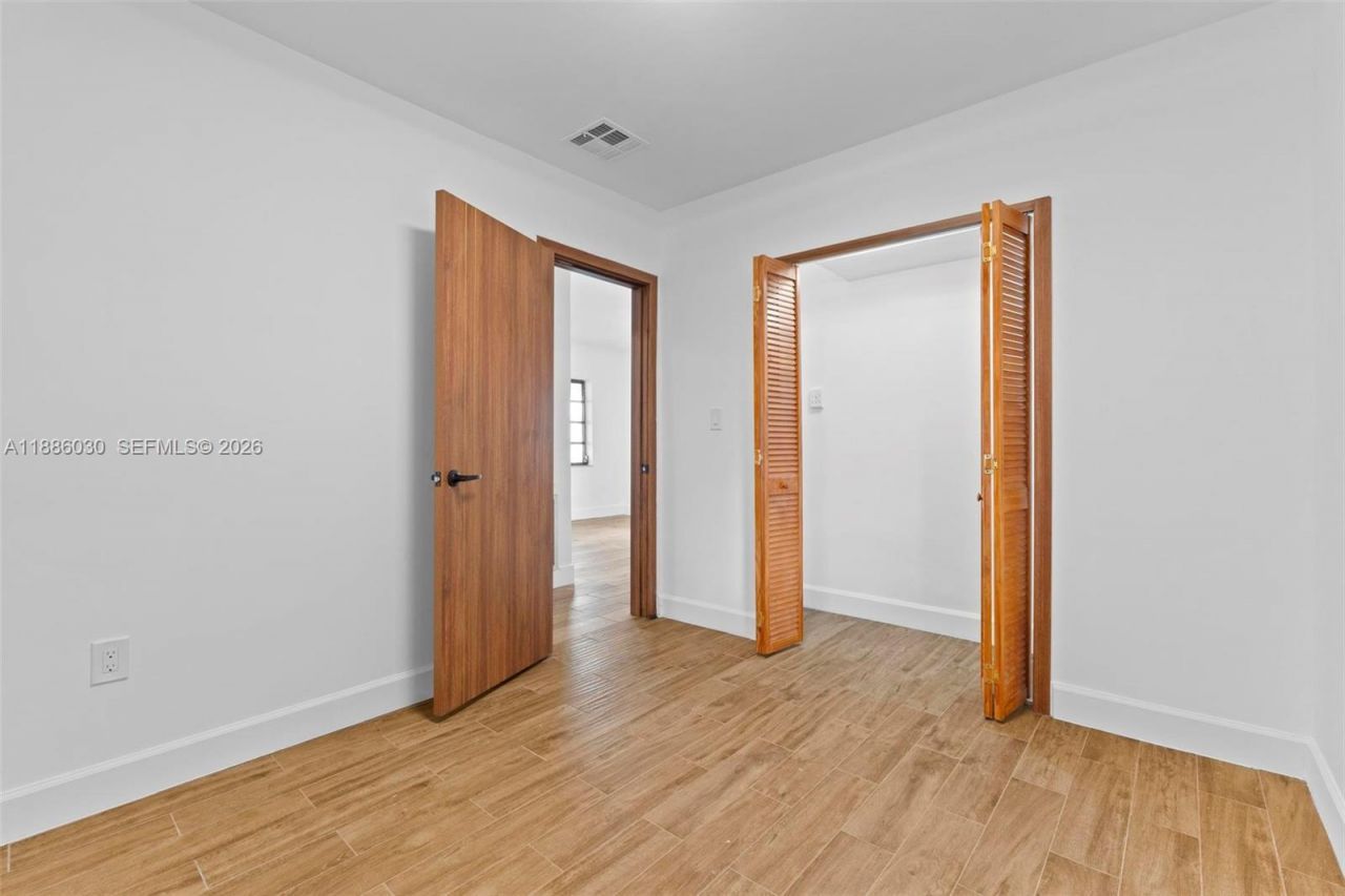 705 E 9th Ln, Hialeah, FL 33010 Photo