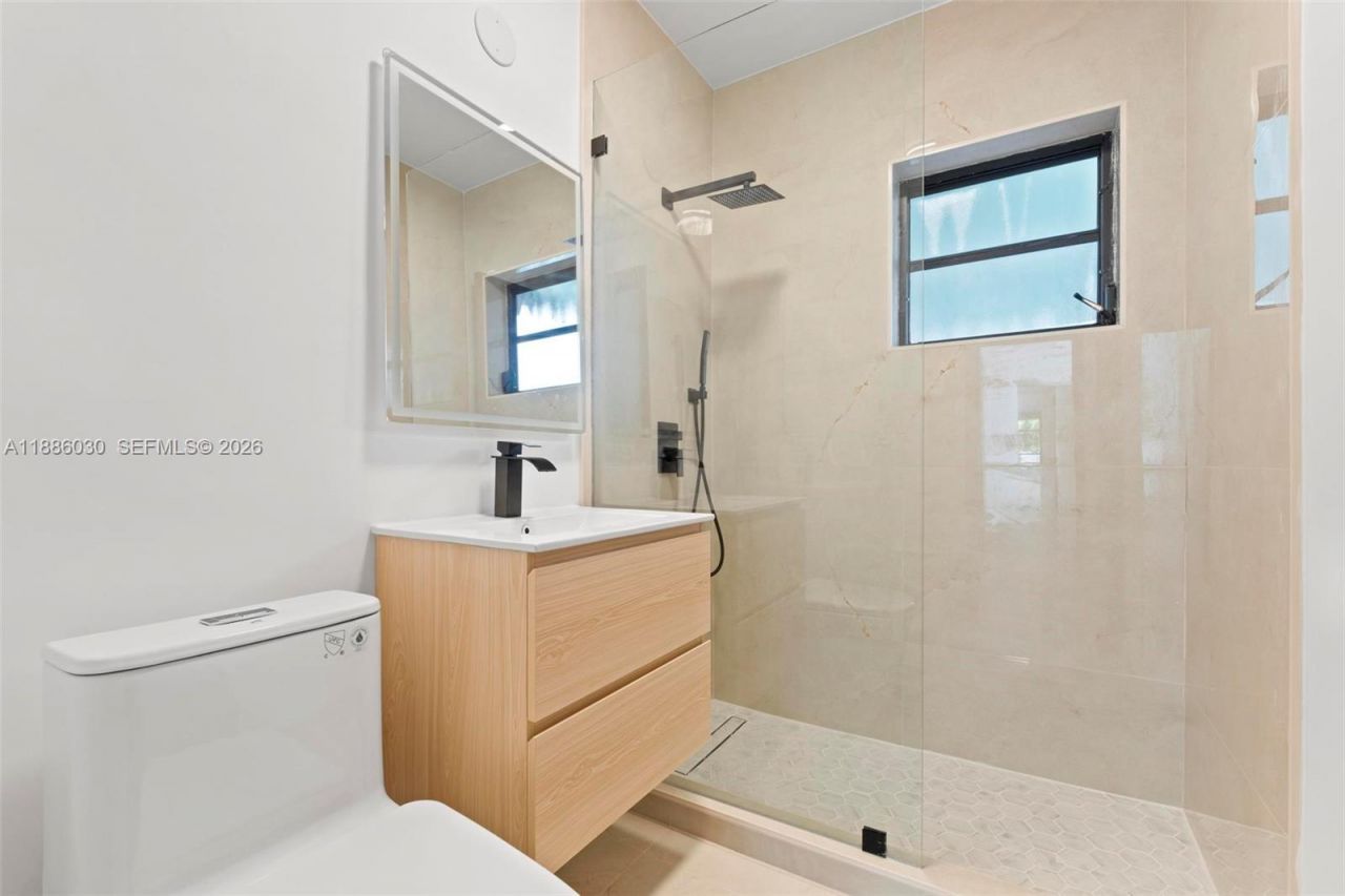 705 E 9th Ln, Hialeah, FL 33010 Photo