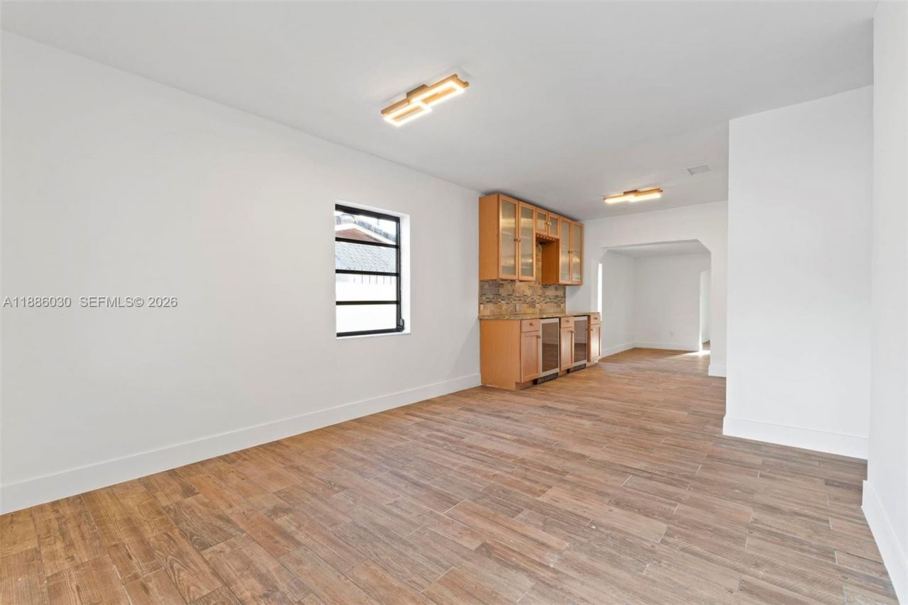 705 E 9th Ln, Hialeah, FL 33010 Photo