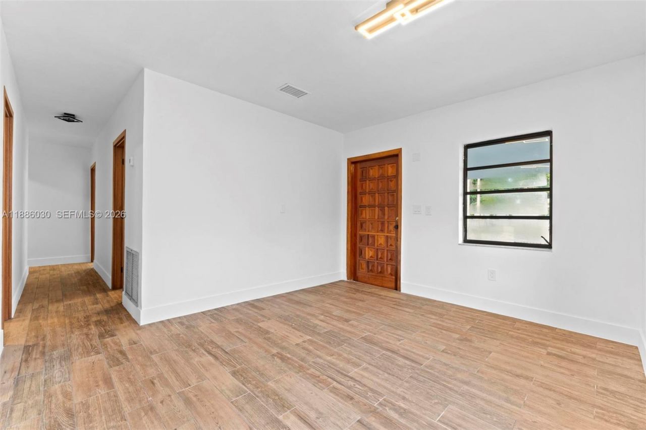 705 E 9th Ln, Hialeah, FL 33010 Photo