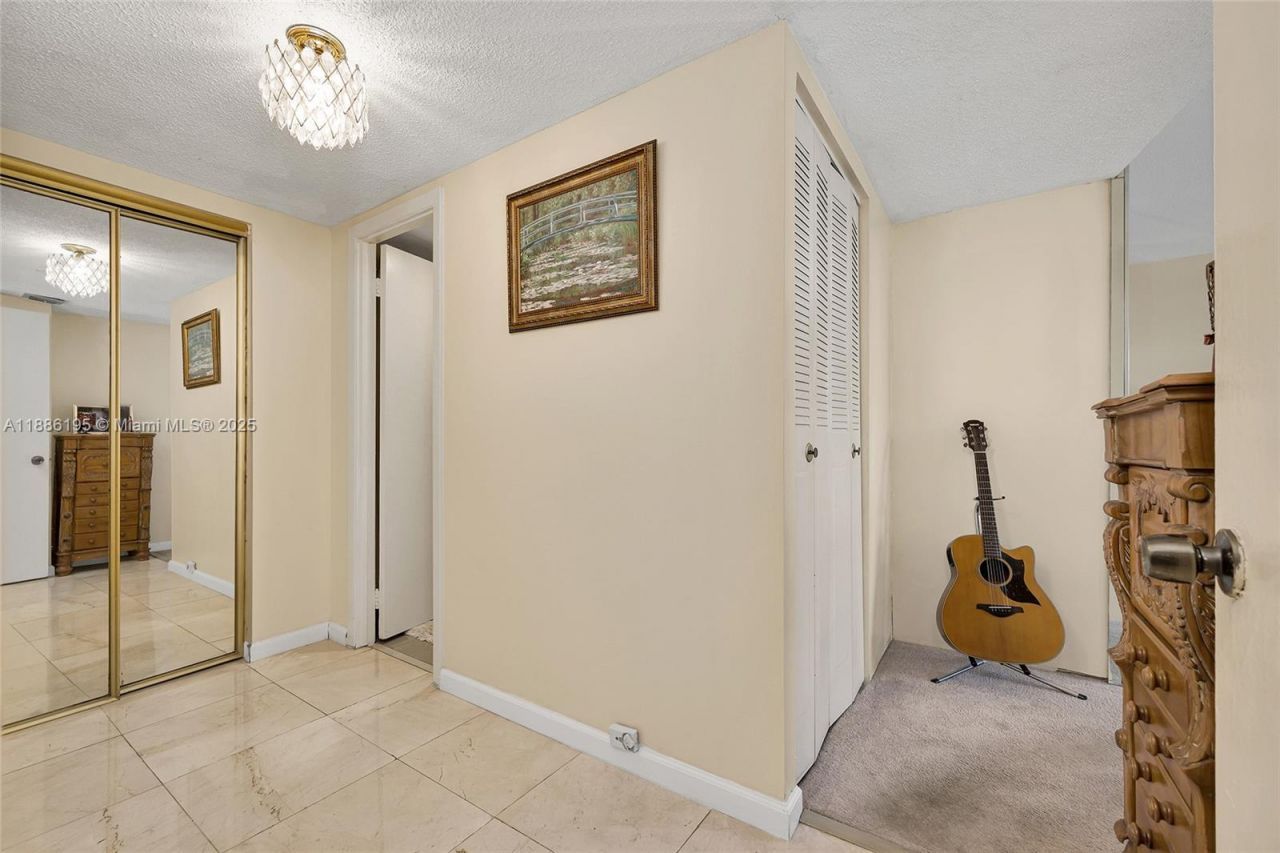 2750 NE 183rd St, Unit 2204, Aventura, FL 33160 Photo