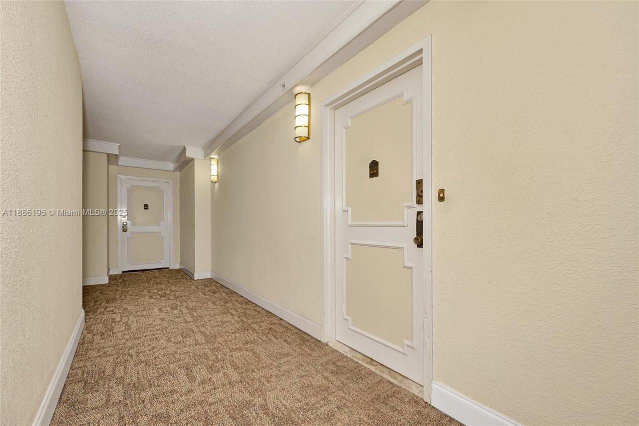 2750 NE 183rd St, Unit 2204, Aventura, FL 33160 Photo