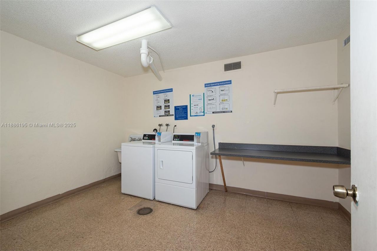 2750 NE 183rd St, Unit 2204, Aventura, FL 33160 Photo