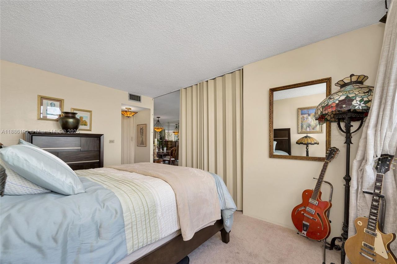 2750 NE 183rd St, Unit 2204, Aventura, FL 33160 Photo