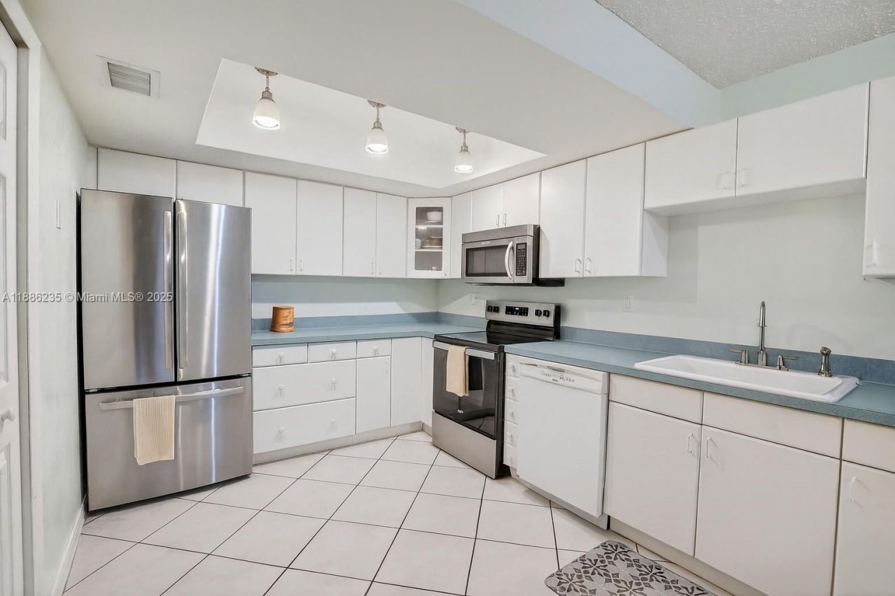 27 Madrid Ln, Unit 2-8, Davie, FL 33324 Photo