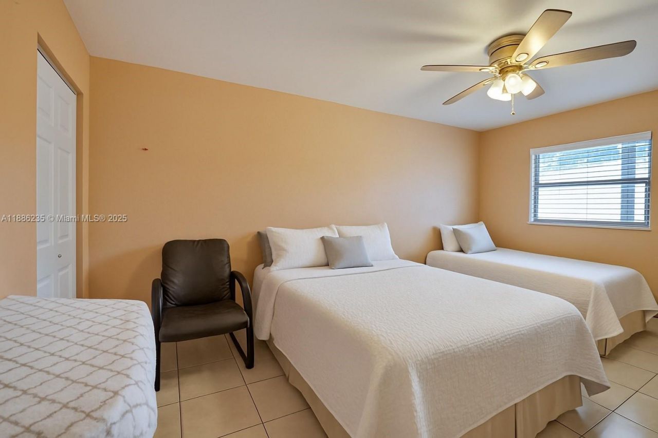 27 Madrid Ln, Unit 2-8, Davie, FL 33324 Photo