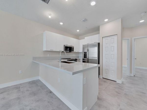 6420 NW 102nd Path, Unit 303, Doral, FL 33178