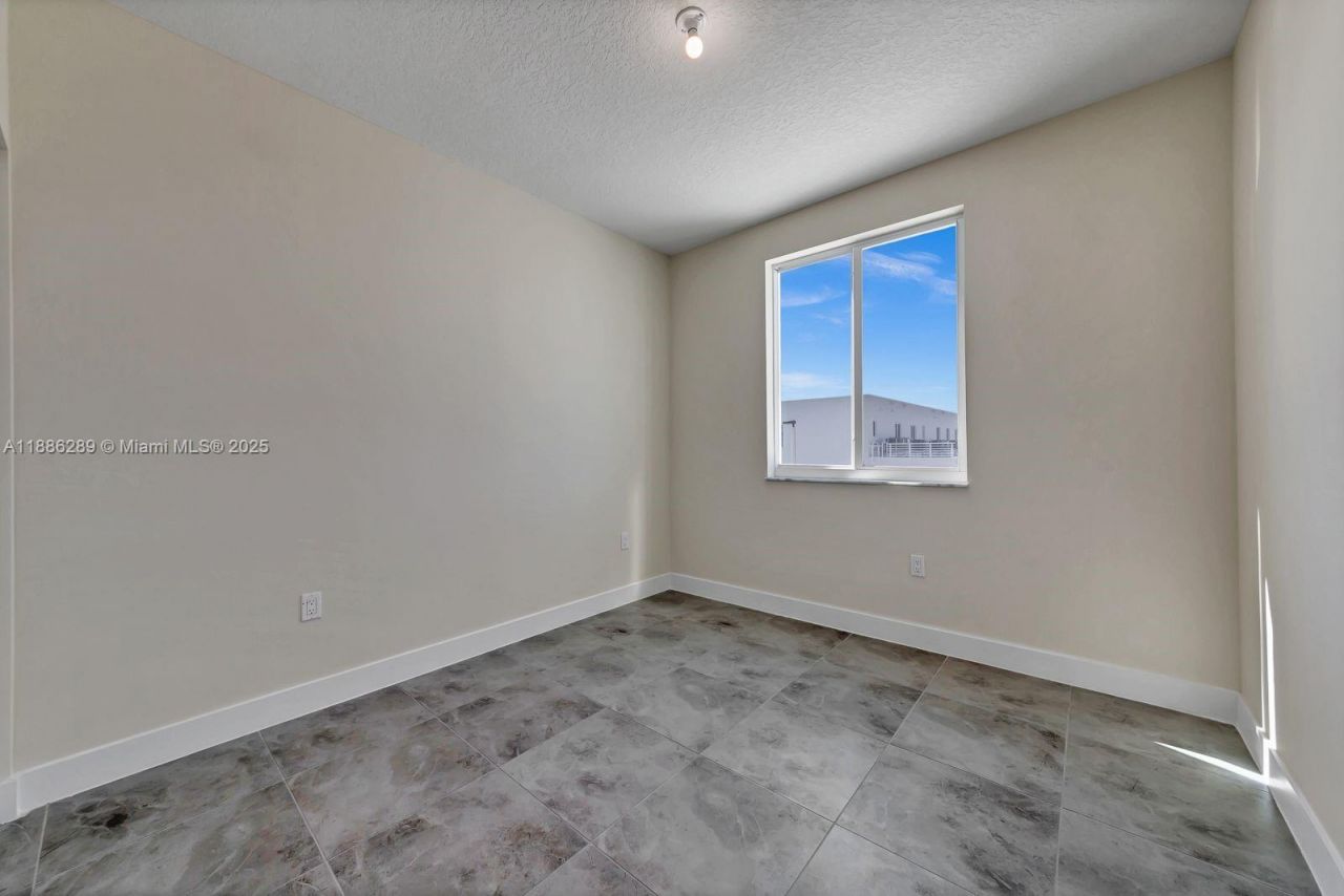 6420 NW 102nd Path, Unit 303, Doral, FL 33178 Photo