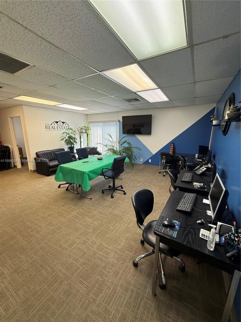 8741 NW 57th St, Tamarac, FL 33351 Photo