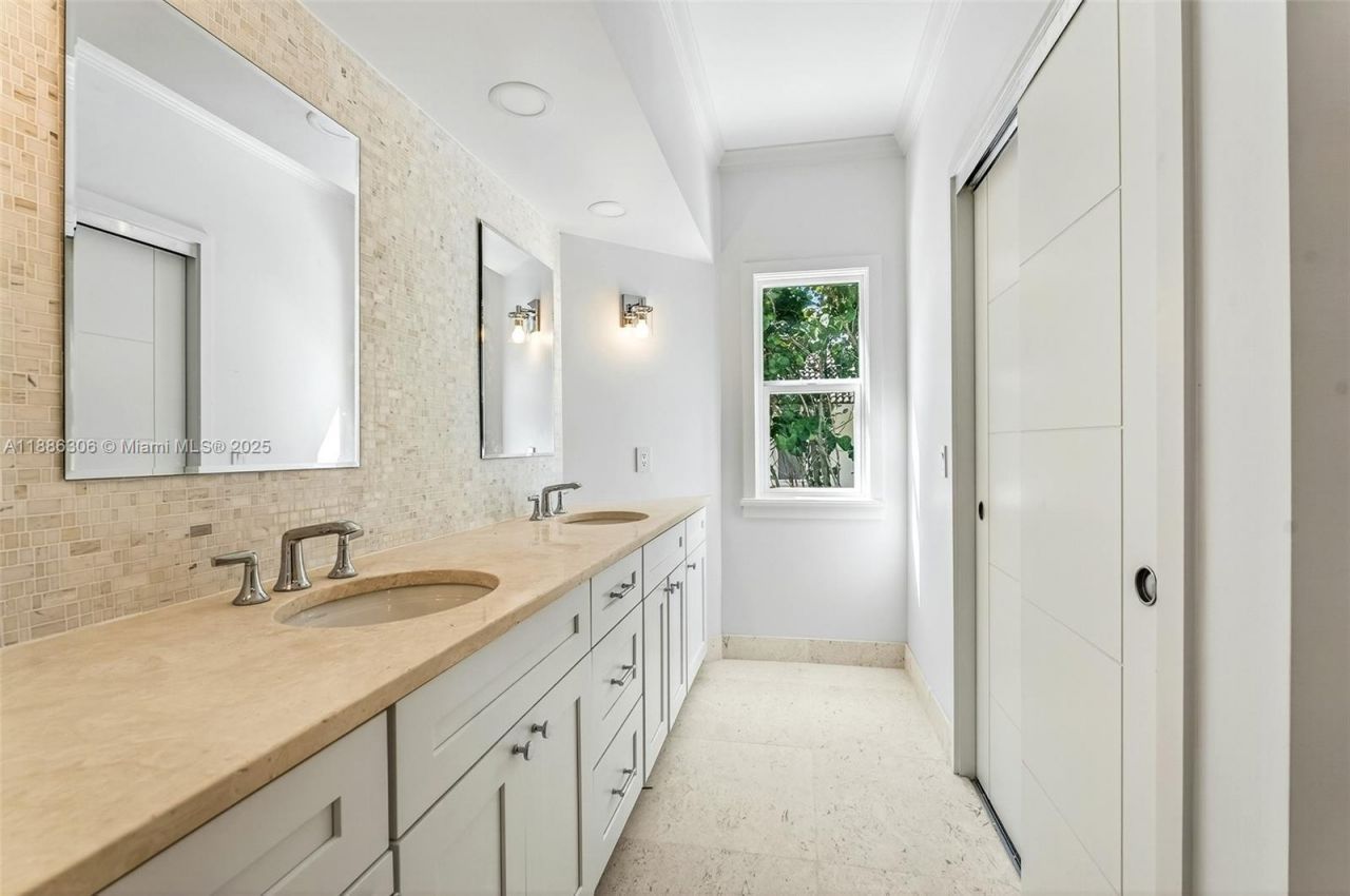 906 Holoma Dr, Vero Beach, FL 32963 Photo