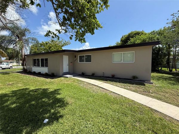 19201 Flag Dr, Cutler Bay, FL 33157