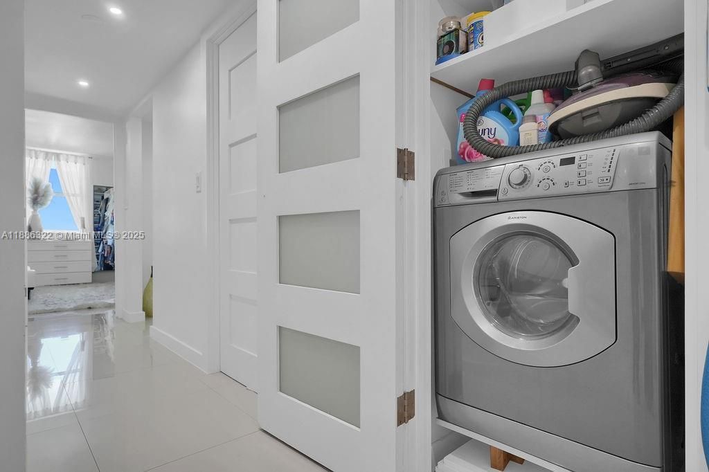 6039 Collins Ave, Unit 1126, Miami Beach, FL 33140 Photo