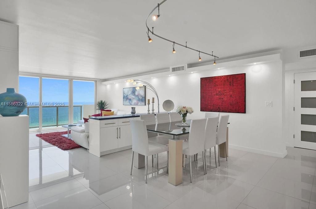 6039 Collins Ave, Unit 1126, Miami Beach, FL 33140 Photo