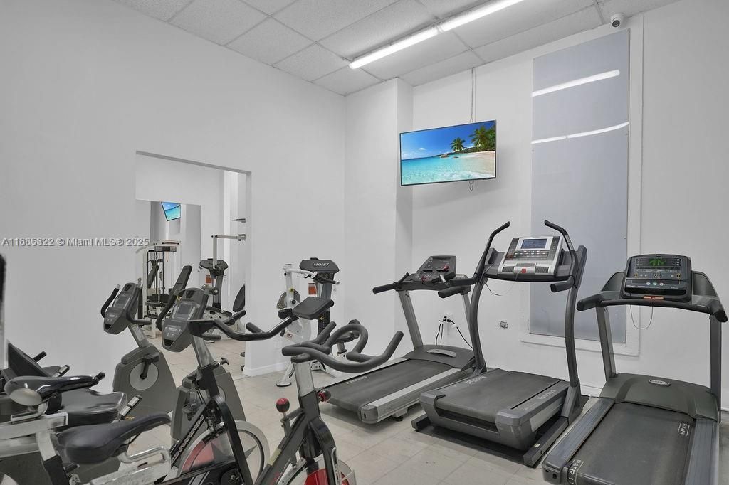 6039 Collins Ave, Unit 1126, Miami Beach, FL 33140 Photo