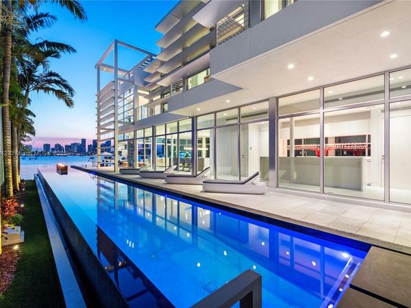 440 S Hibiscus Dr, Miami Beach, FL 33139