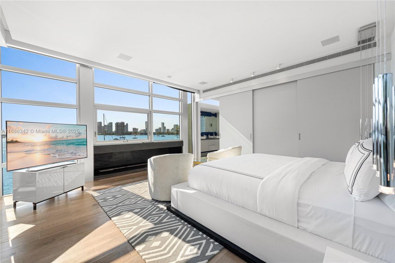 440 S Hibiscus Dr, Miami Beach, FL 33139 Photo