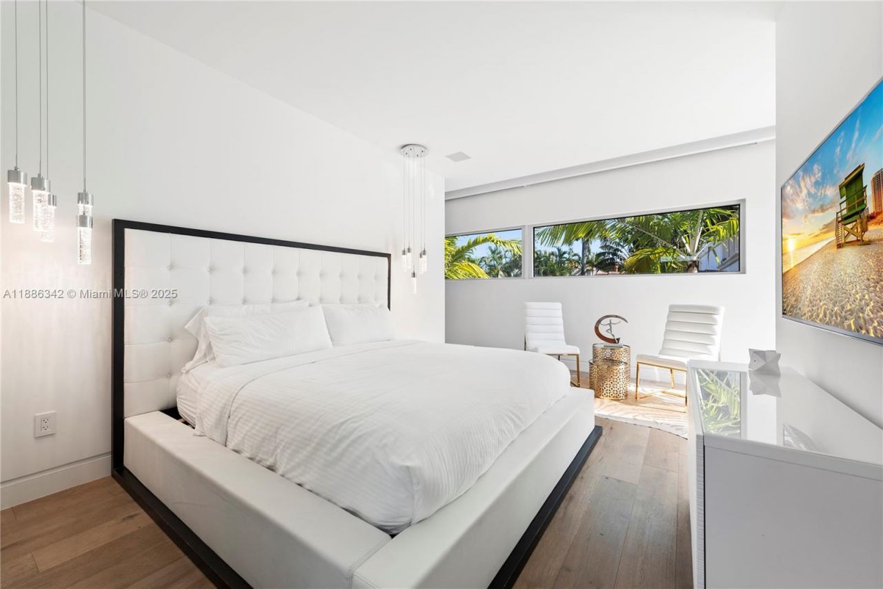 440 S Hibiscus Dr, Miami Beach, FL 33139 Photo