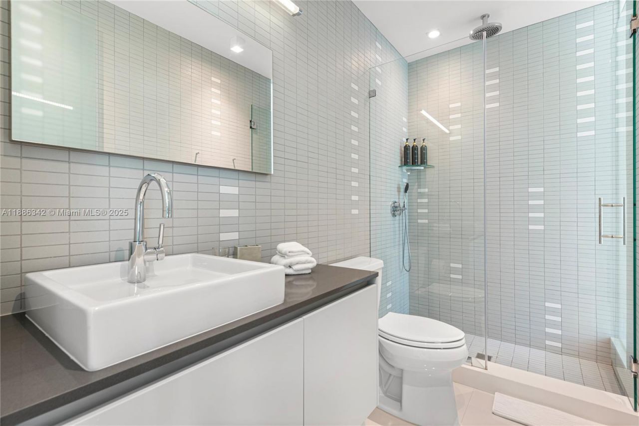 440 S Hibiscus Dr, Miami Beach, FL 33139 Photo