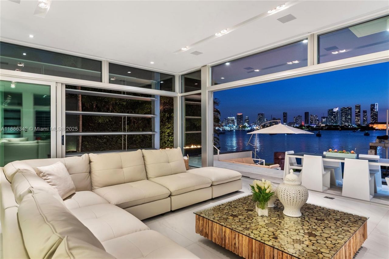 440 S Hibiscus Dr, Miami Beach, FL 33139 Photo